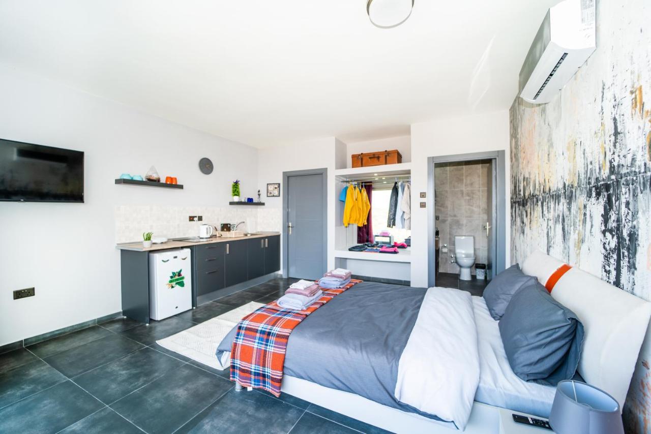 Chardonnay Guest Studio Rooms With Great View For Nature Lovers Kyrenia  Exteriör bild
